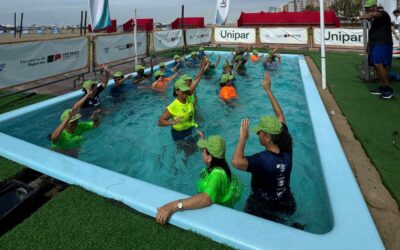 Ação extramuros leva idosos que participam de atividades físicas nos postos de saúde de Cubatão para a Praia Grande