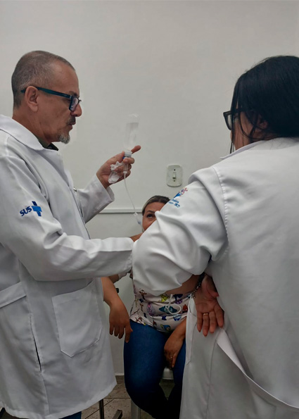 CAPACITAÇÃO EM PUNÇÃO VENOSA REFORÇA SEGURANÇA E QUALIDADE NO ATENDIMENTO DA USF VILA DOS PESCADORES