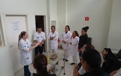 Colaboradores do AME Promissão participam de ação educativa sobre higienização das mãos