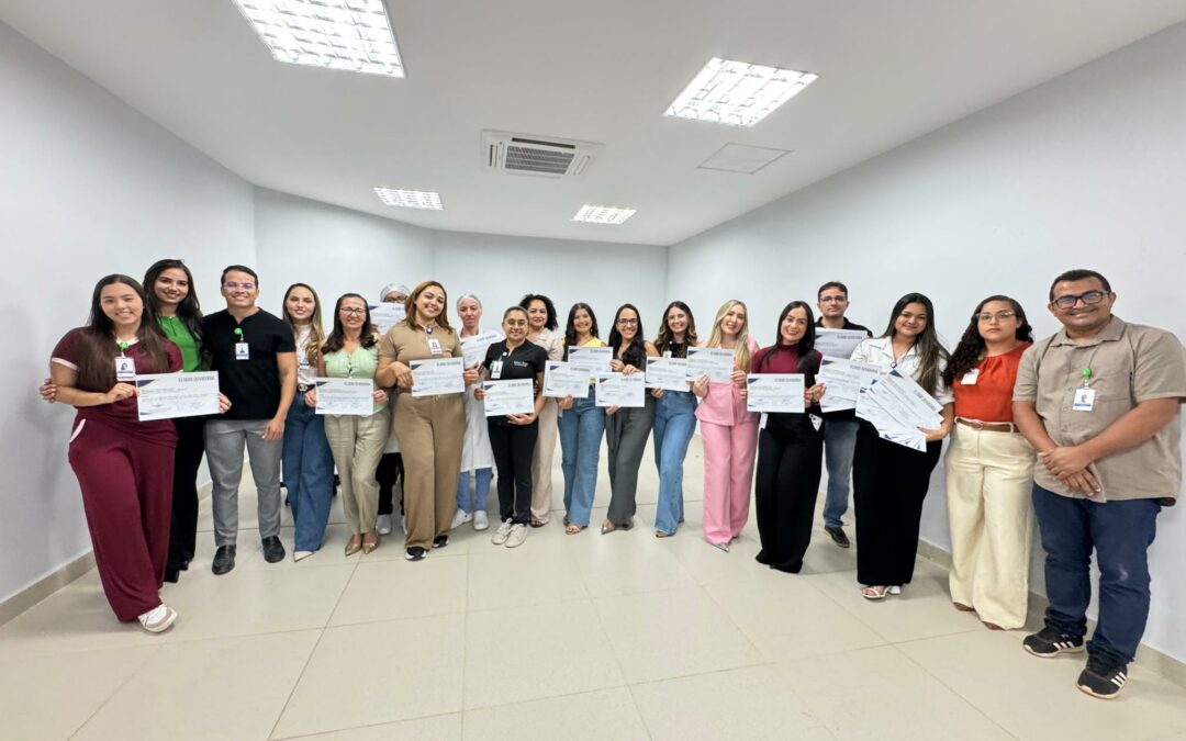 Novo Hospital Regional de Picos homenageia equipe assistencial com entrega de certificados após elogios de pacientes