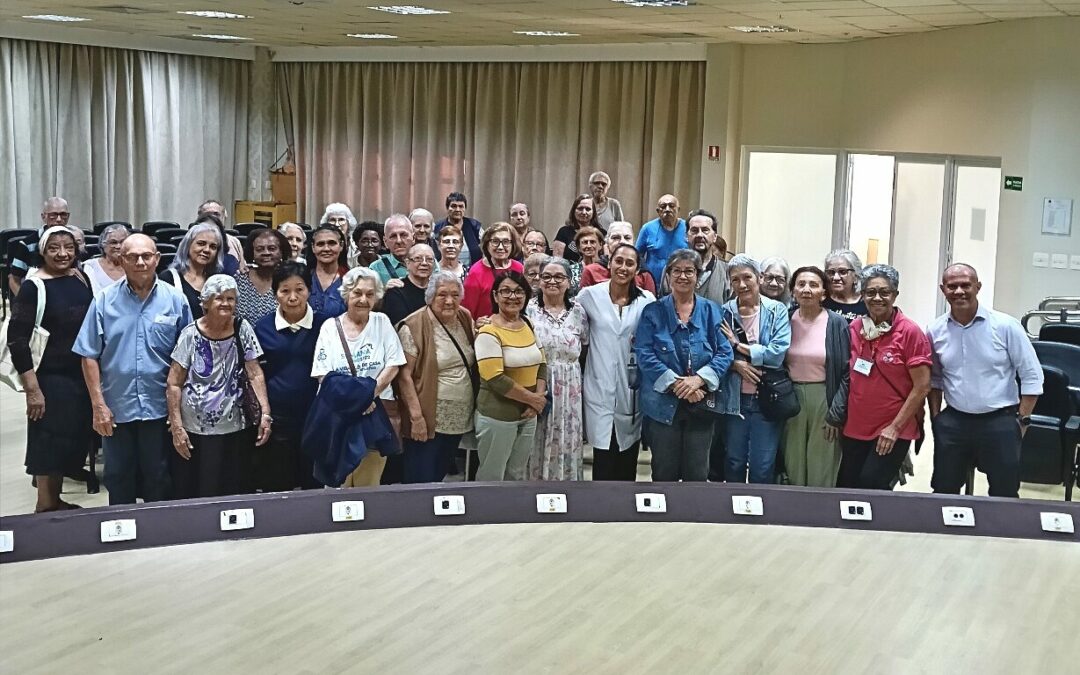 AME CRI Norte promove palestra com orientações sobre a importância da organização da rotina dos medicamentos