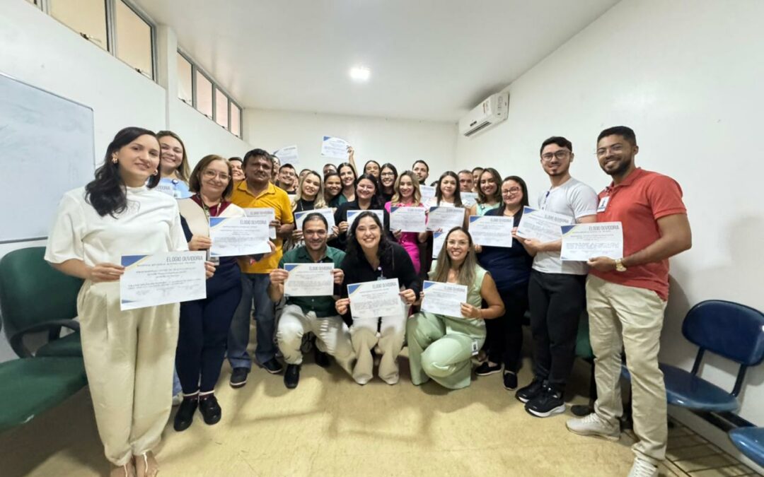 Colaboradores do Hospital Regional Justino Luz recebem homenagem da ouvidoria