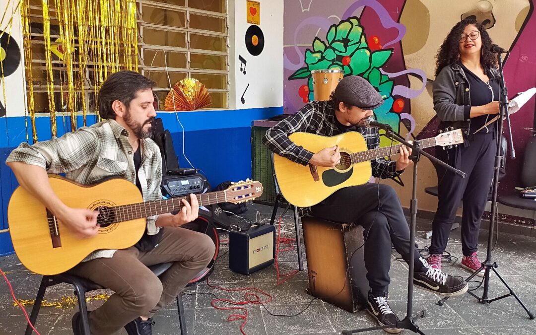 2ª edição do Sarau (De)Lírios promove expressão artística e protagonismo na saúde mental