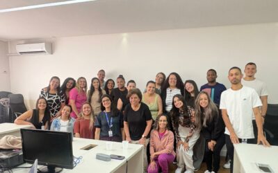 Treinamento qualifica profissionais para o cuidado odontológico da pessoa idosa