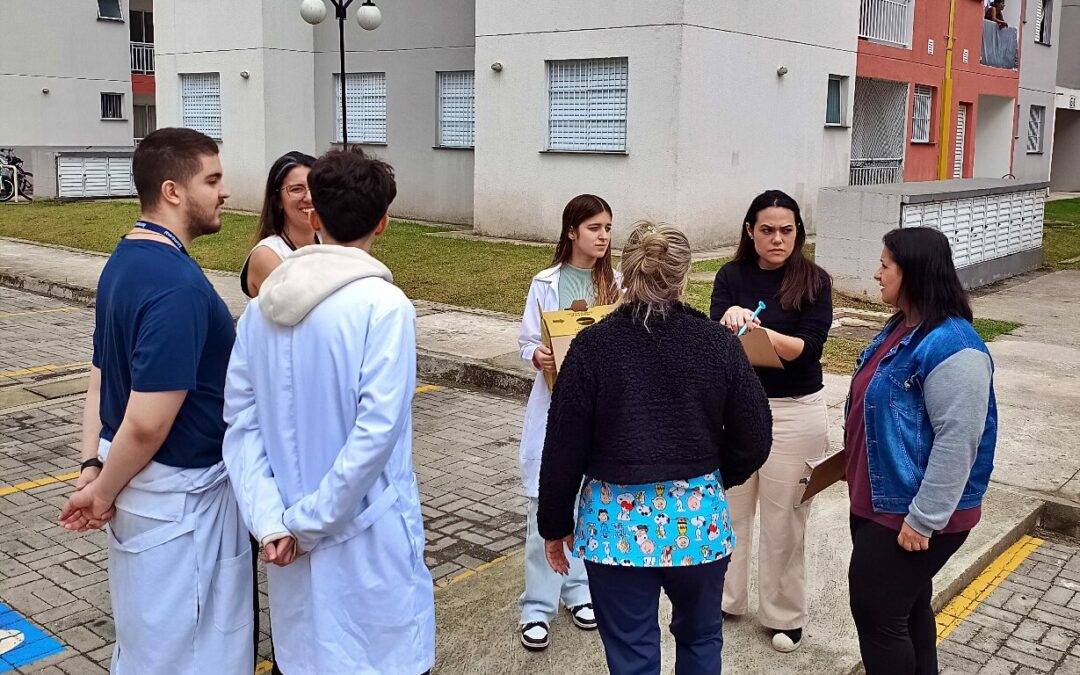 Profissionais da USF Ilha Caraguatá promovem ação de territorialização e acolhimento